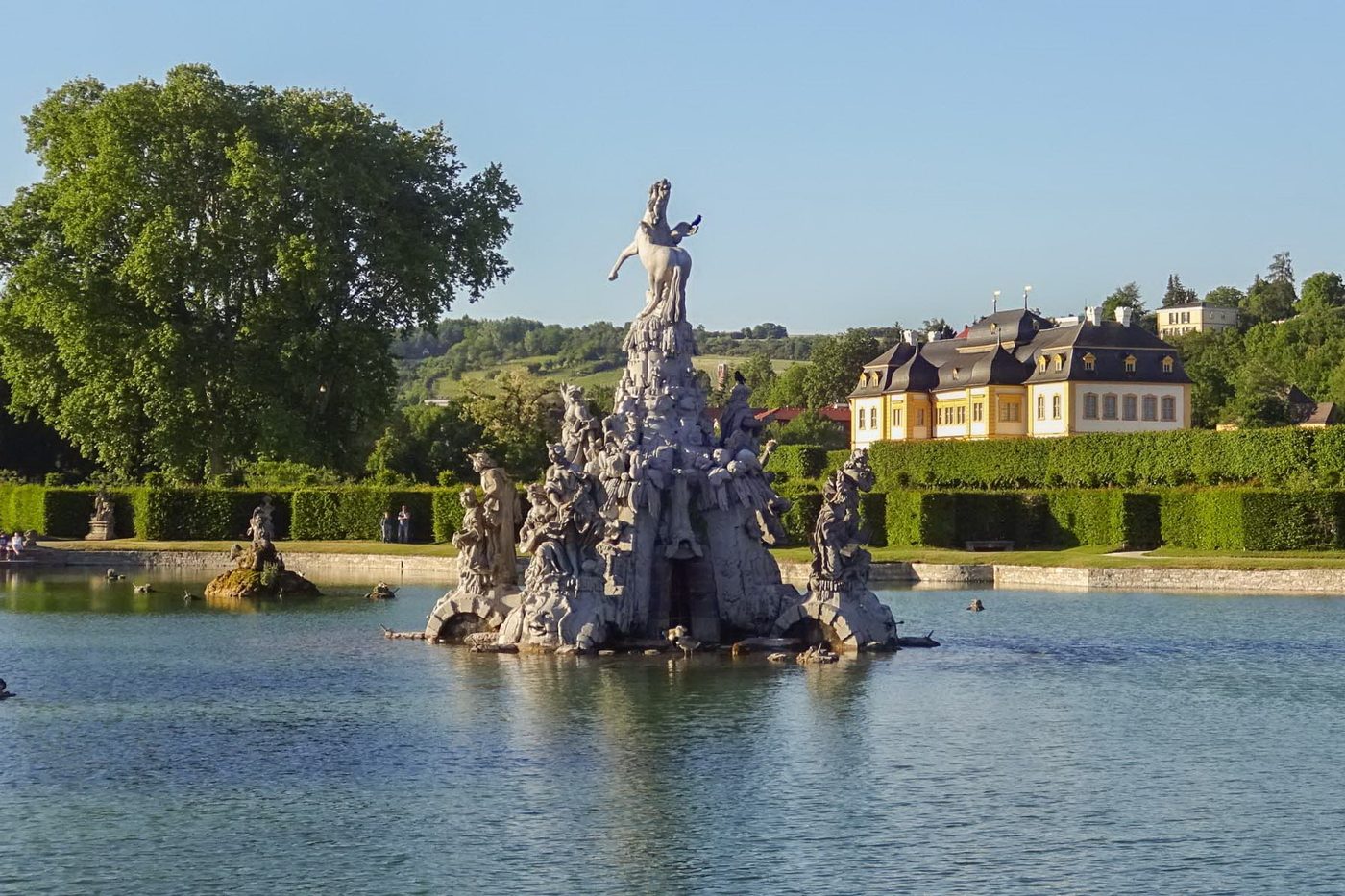 Rokokogarten Veitshöchheim mit Brunnen und Schloss