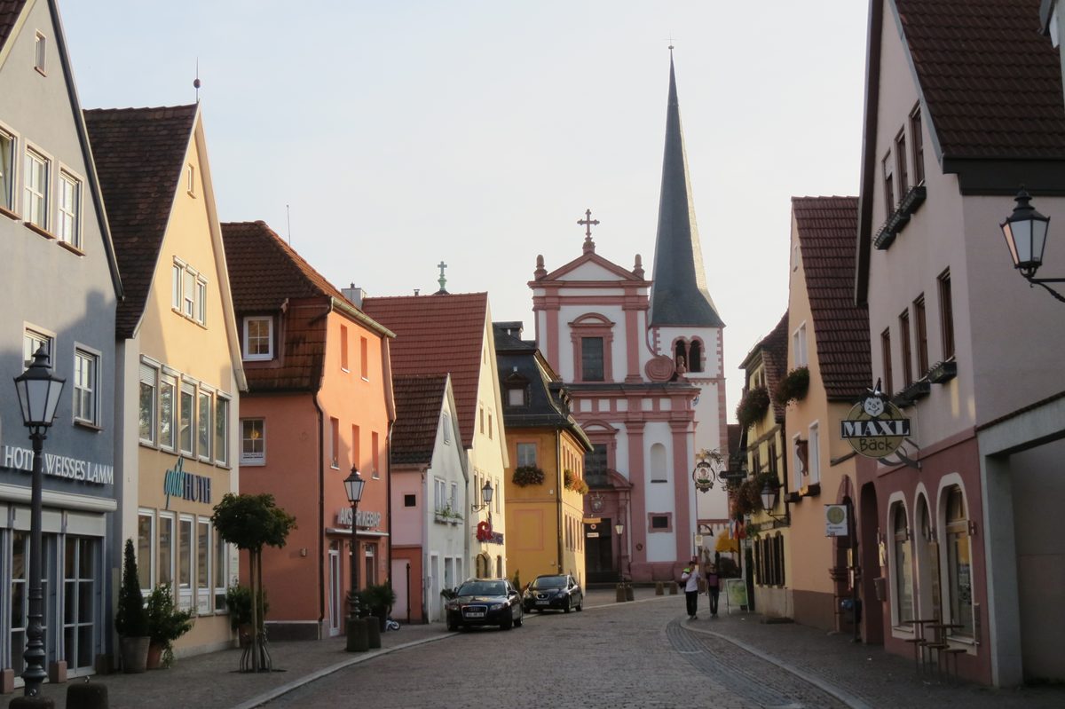 Marktplatz und Kirche in Veitshöchheim